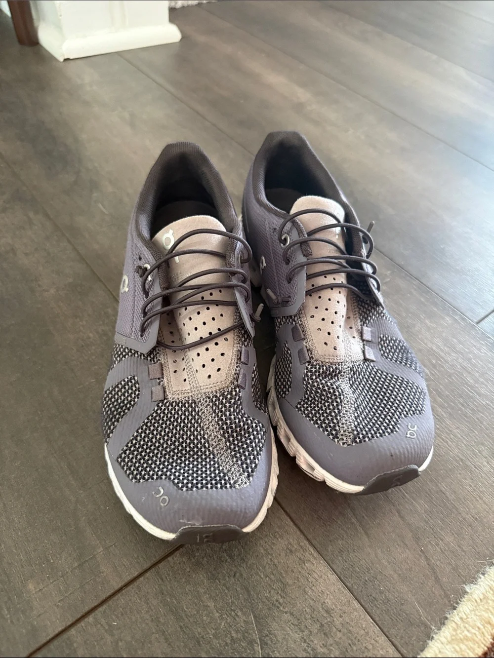On Cloud Womens Athletic Shoes in Purple and Lavender